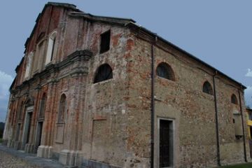 Vista della facciata del Santuario dedicato alla Madonna del Rosario